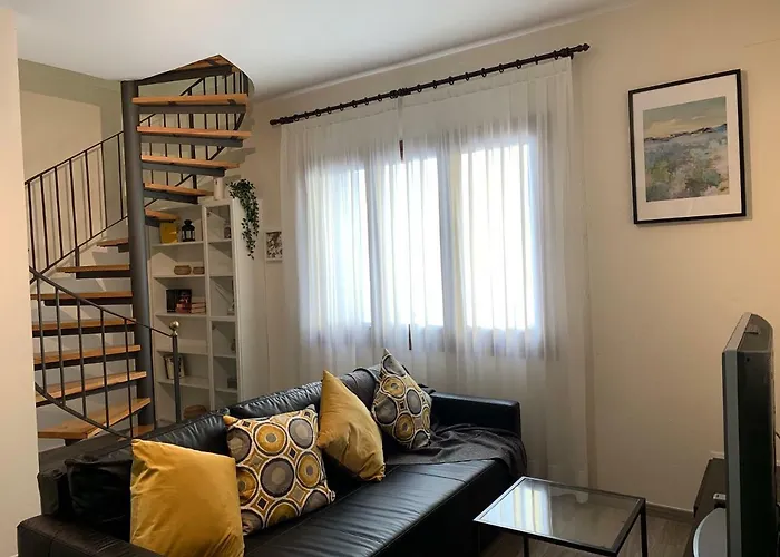 Pintor Massanet - Casa De Piedra Adaptada En Lescala
